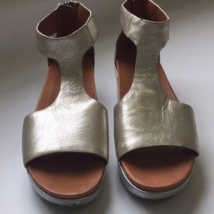 Gentle Soul sandals